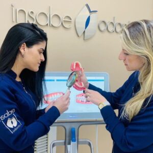 Dra. Dayanne e Dra. Roberta